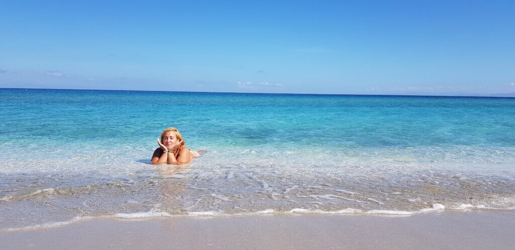 Hello, Let’s Travel Together! The World Is Waiting For You!