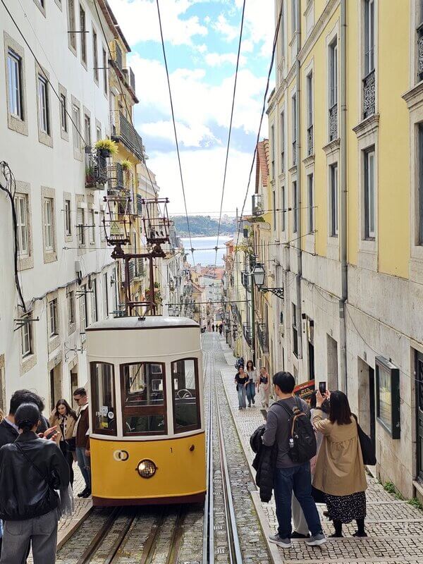 lisbon tram